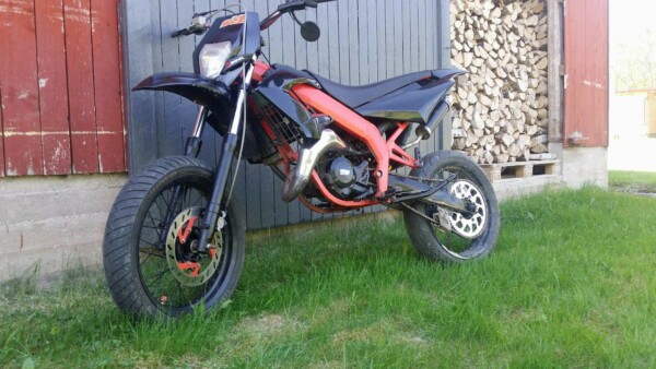 Racetech KTM etulokasuoja + valomaski, musta