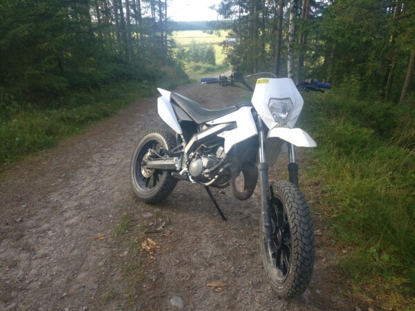 Valomaski, valkoinen