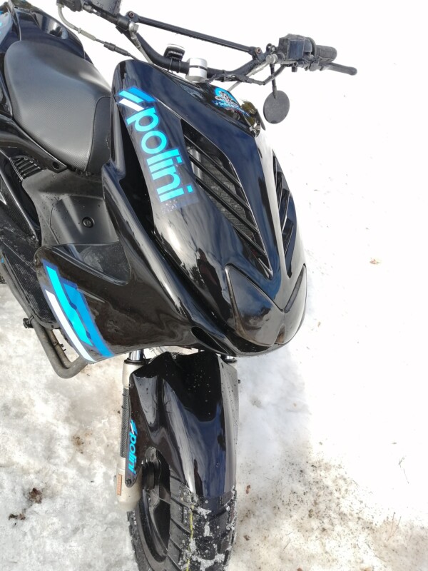 Tun'r etukate, musta, Yamaha Aerox ＜-12