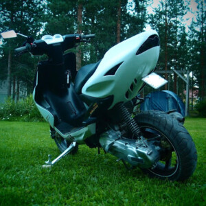 STR8 Black Line tummennettu LED-takavalo, Yamaha Aerox <-12 - Kuva 3