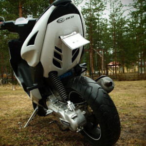 STR8 Black Line tummennettu LED-takavalo, Yamaha Aerox <-12 - Kuva 2