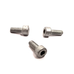 Eturattaan kiinnityspultti M4x10, Derbi Senda 06->