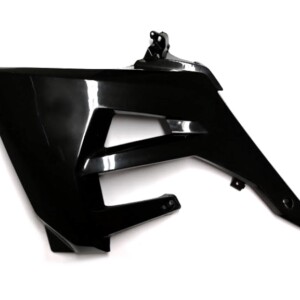 Etukate (musta, vasen), Derbi Senda X-Treme/Gilera RCR/SMT 18->