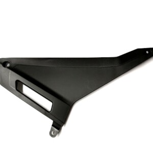 Pieni takasivukate (musta, oikea), Aprilia RX/SX, Derbi Senda X-Treme/Gilera RCR/SMT 18->