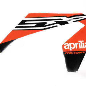 Etukatteen tarra (oikea, punainen), Aprilia RX/SX 18->